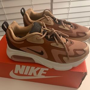 Women’s Nike Air Max 200